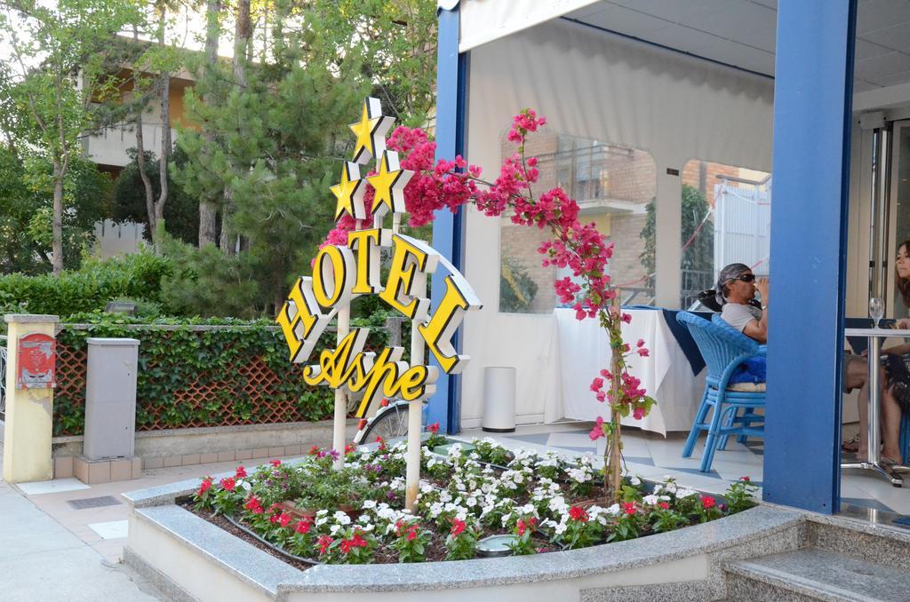 Hotel Aspe Бибионе Экстерьер фото