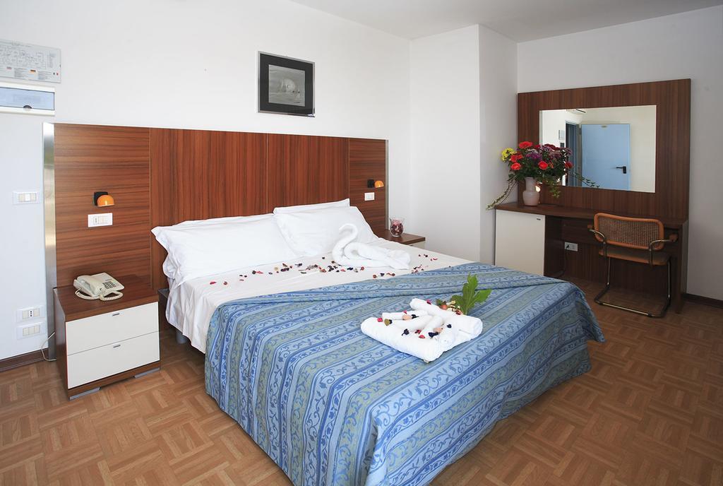 Hotel Aspe Бибионе Экстерьер фото